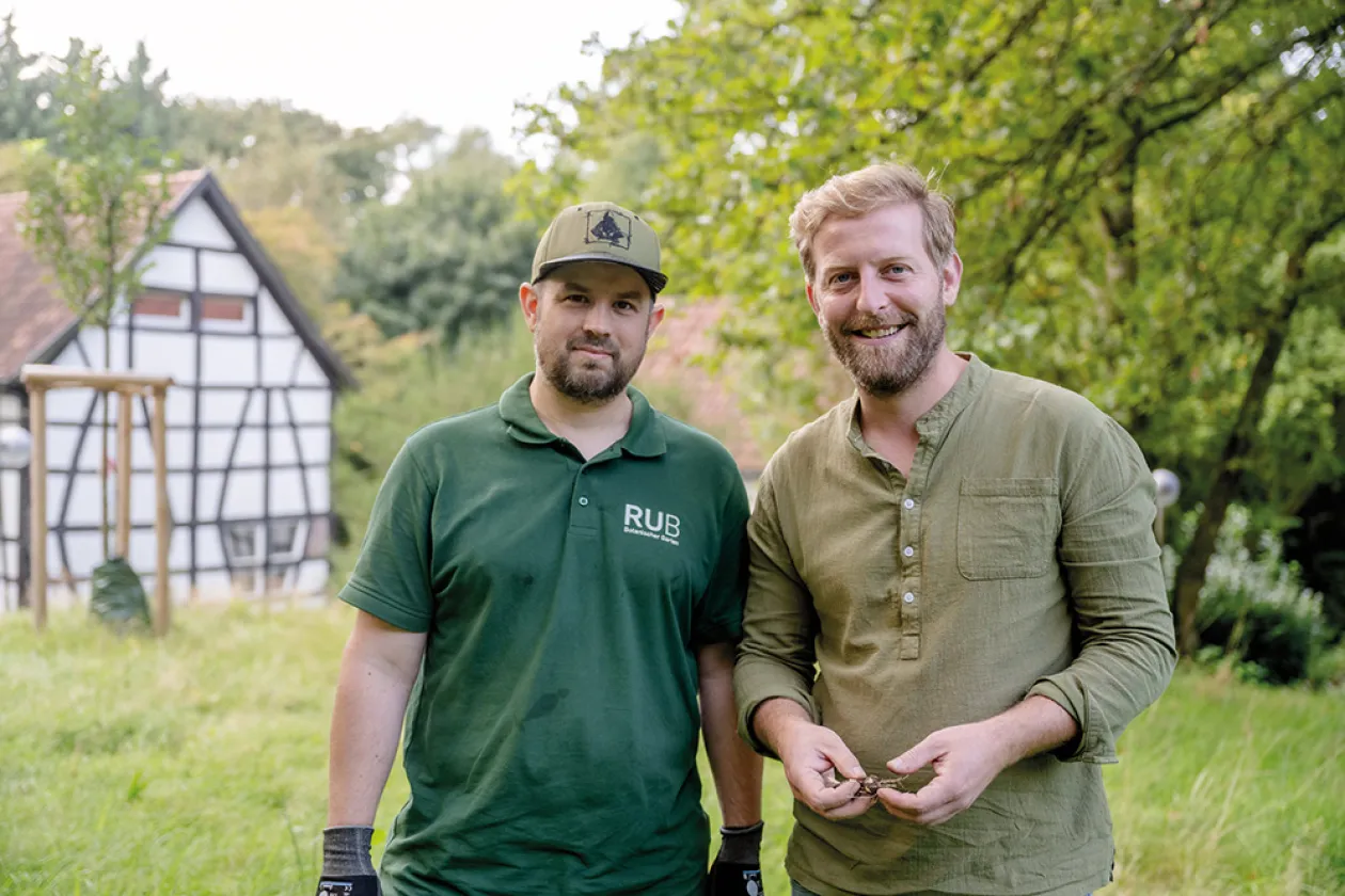 Marco Mendrina and Denis Drabinski of Team Campusgrün in the Botanical Garden