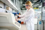 Forscherin im Labor